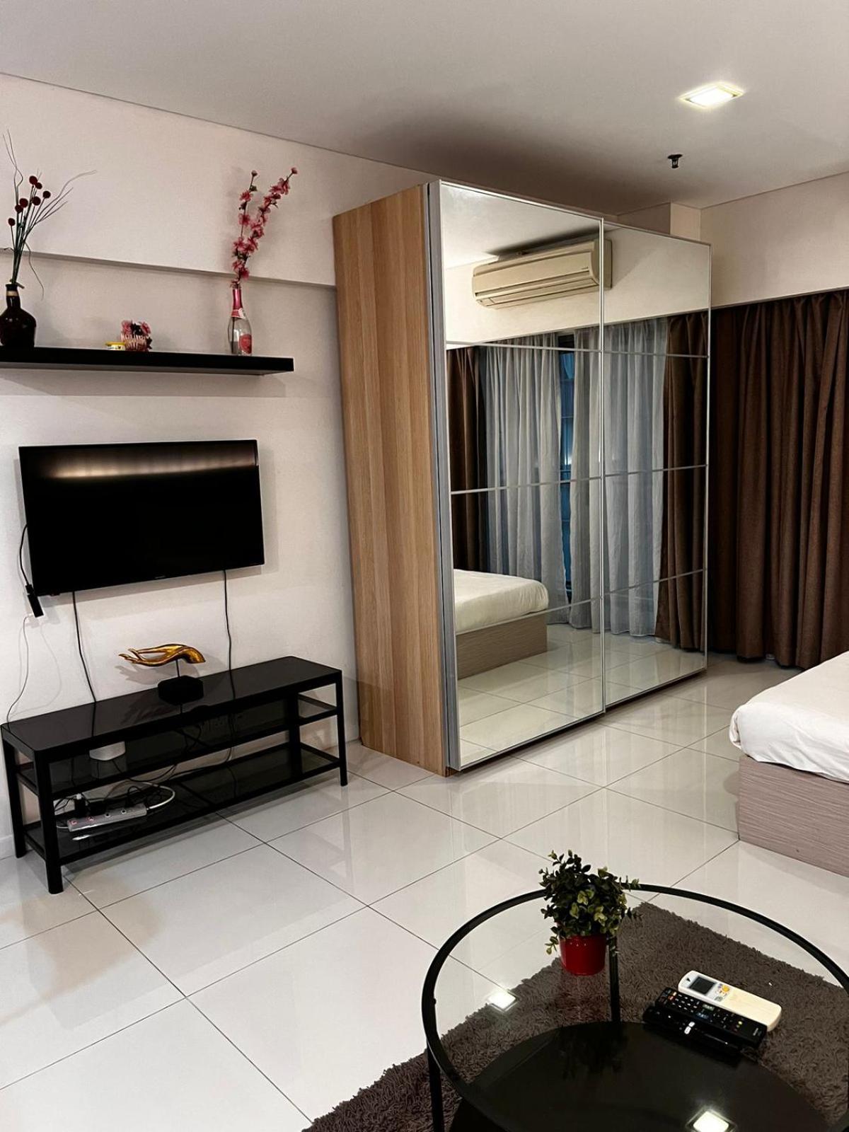 Summer Suites Klcc By Homestay Kuala Lumpur Exterior photo