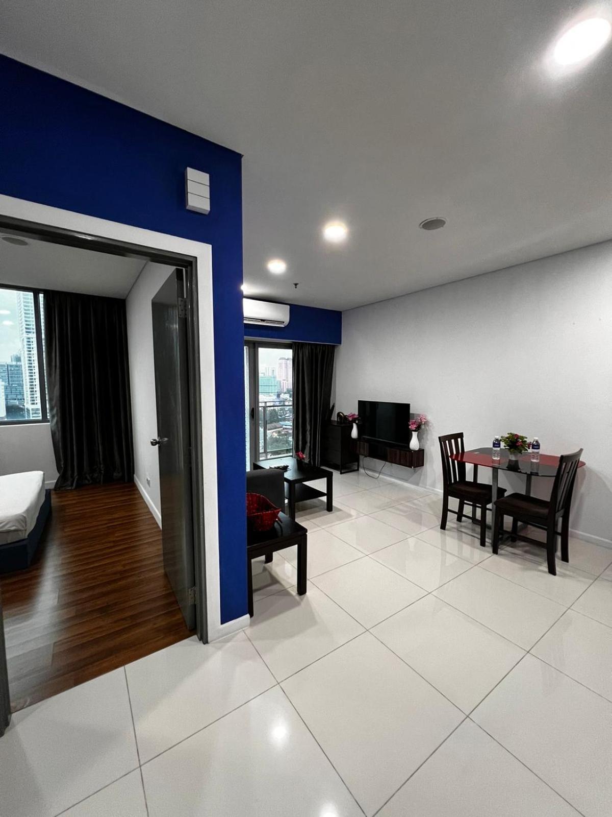 Summer Suites Klcc By Homestay Kuala Lumpur Exterior photo